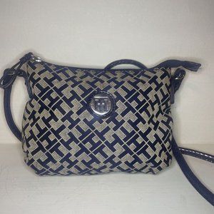 Tommy Hilfiger Logo Cosmetic Bag Makeup Bag Case Navy Blue Jacquard NWT